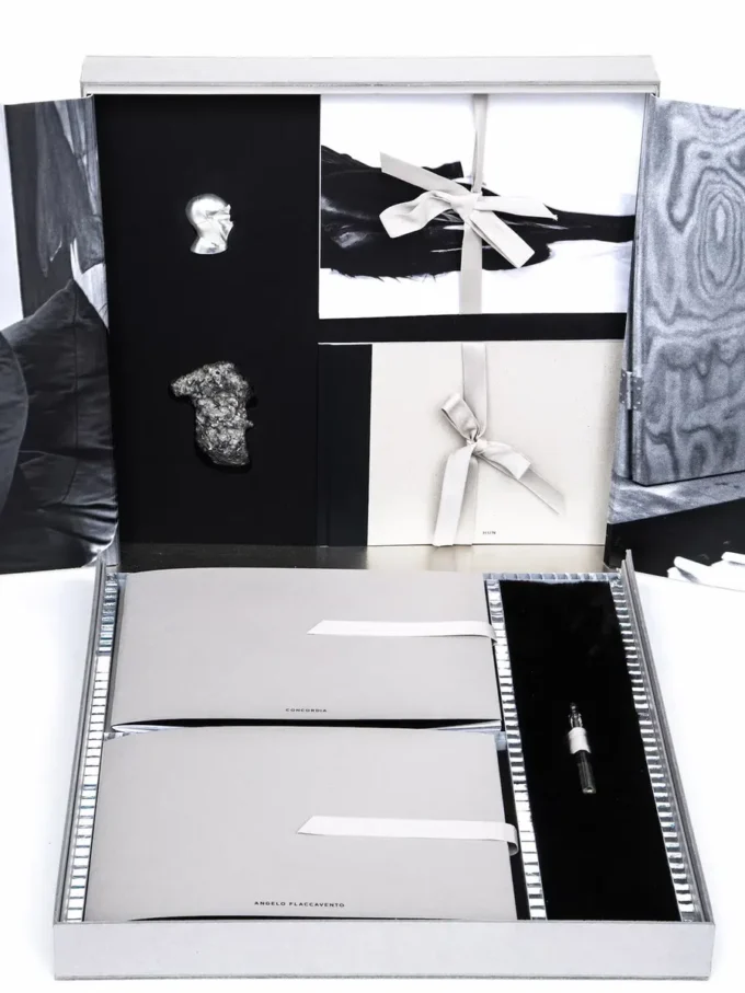 RICK OWENS – BOOKS RV18S0001-100 RICK OWENS – BOOKS RV18S0001-100