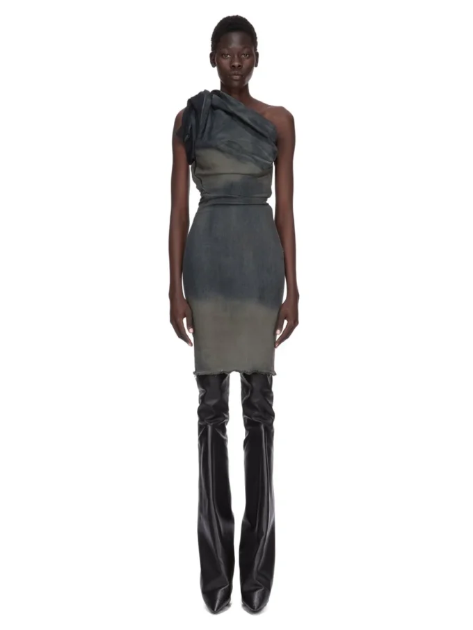 RICK OWENS FW25 CONCORDIANS TWIST DRESS IN DRKDUST DEGRADE SLUB STRETCH DENIM. RP02E4521SDKDEG-78D